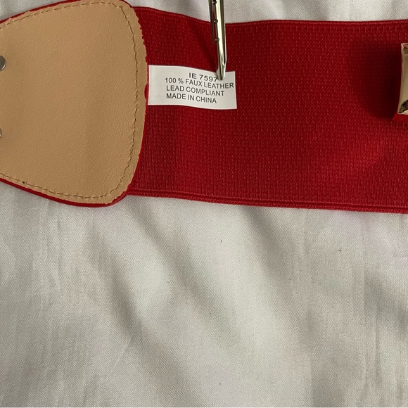 Red faux leather gold tone bow buckle elastic waistband belt - Picture 6 of 9